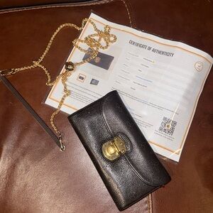 Great condition mahina leather Louis Vuitton Amelia wallet